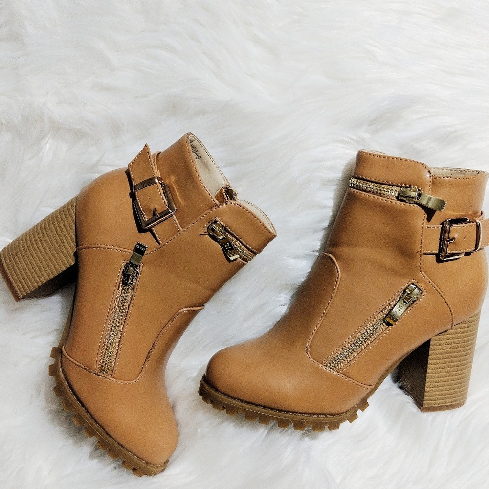 NWOT Beige Bootie